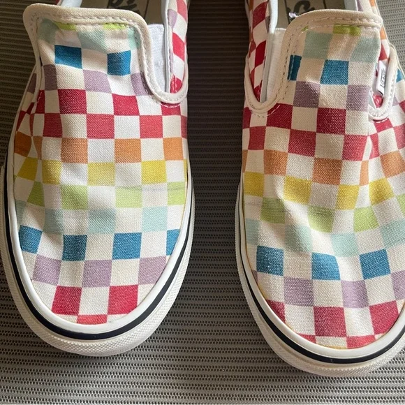 ❌VANS Rainbow Checkered Slip-On Canvas Sneakers, Men's 7.5 Wom's 9 - Picture 3 of 11